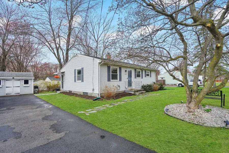 134 Newhouse St, Springfield, MA 01118 - #3