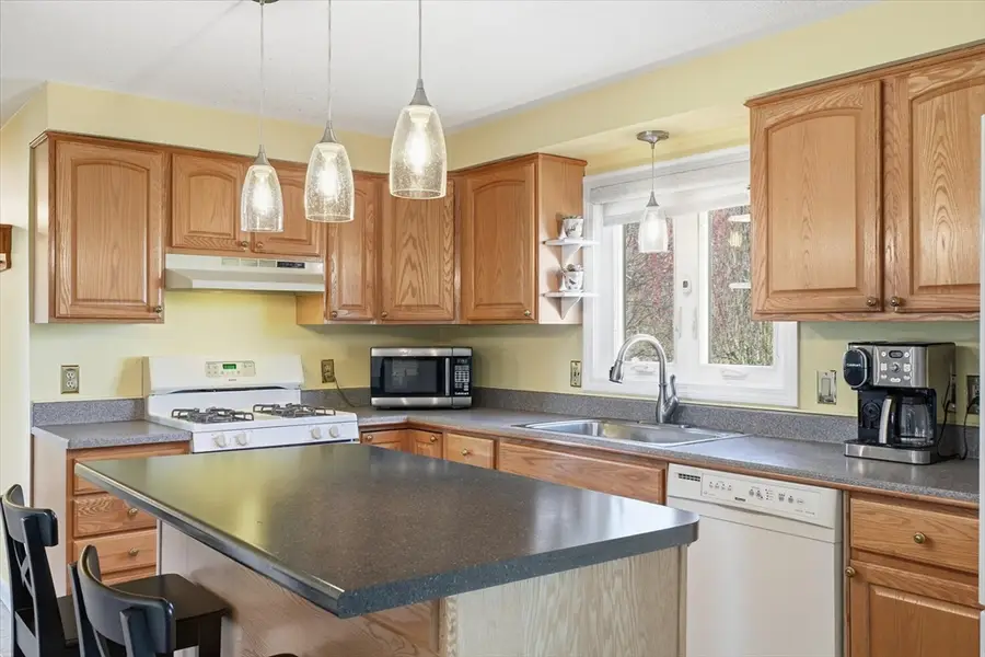 44 Wilshire Circle, Dracut, MA 01826 - #2