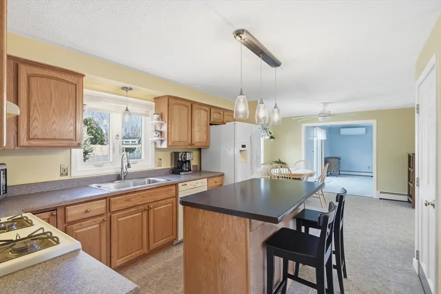 44 Wilshire Circle, Dracut, MA 01826 - #3