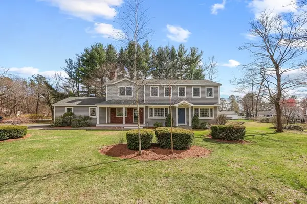 9 Metacomet Road, Longmeadow, MA 01106