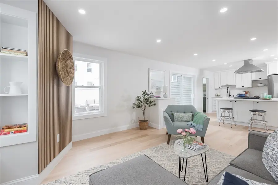 142 Concord St, Lowell, MA 01852 - #3