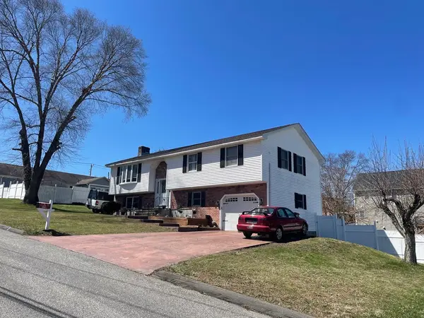 132 Ondrick Dr, Chicopee, MA 01020