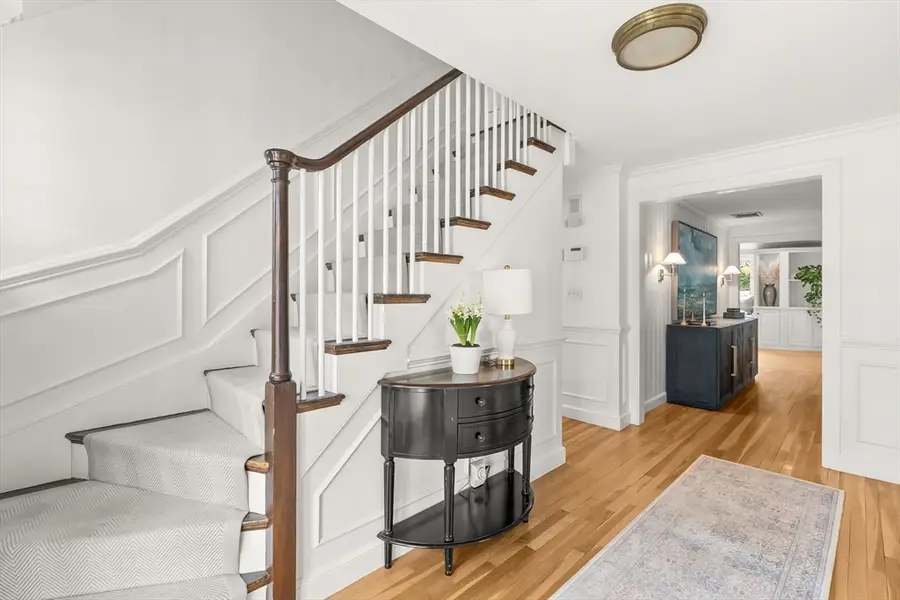 27 Radcliffe Rd, Wellesley, MA 02482 - #2