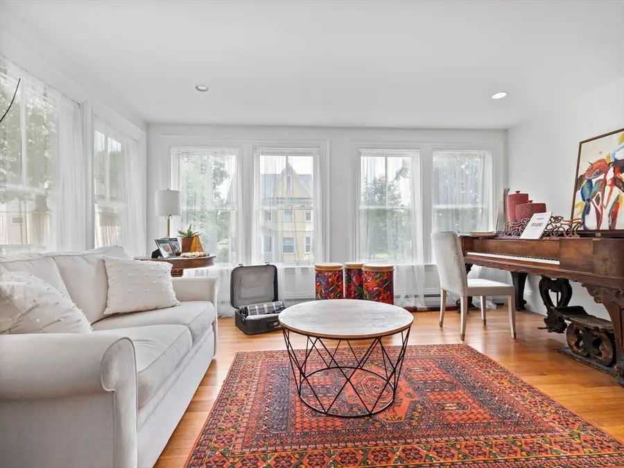 35 Frances St, Melrose, MA 02176 - #3