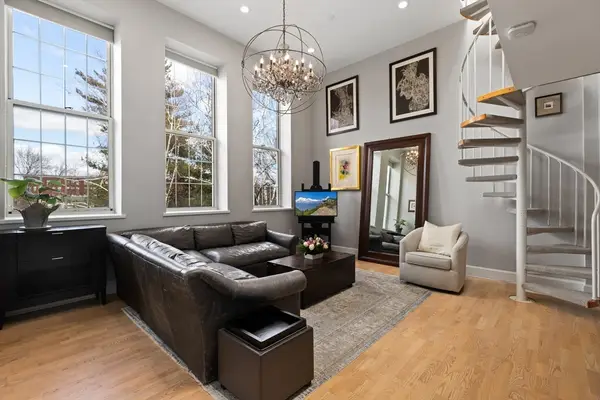 35 Walden St #34, Cambridge, MA 02140