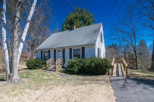 390 Shays St, Amherst, MA 01002