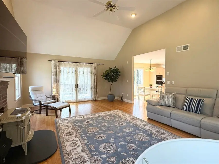 15 Cutters Ridge Rd, Carlisle, MA 01741 - #3