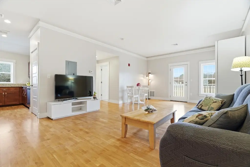 54 Loomis St #2205, Bedford, MA 01730 - #1