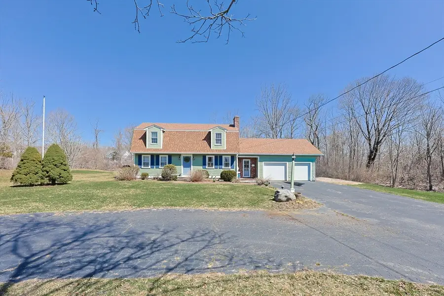 15 Warren St, Plainville, MA 02762 - #3
