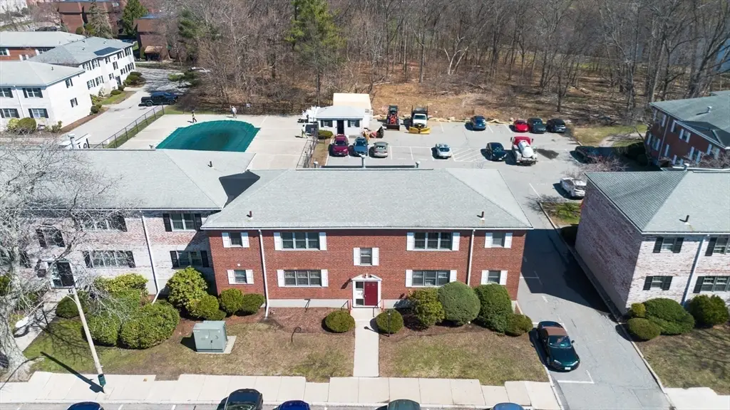 137 Lake Shore Rd #4, Boston, MA 02135 - #1