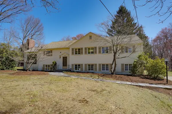 605 Chestnut St, Lynnfield, MA 01940