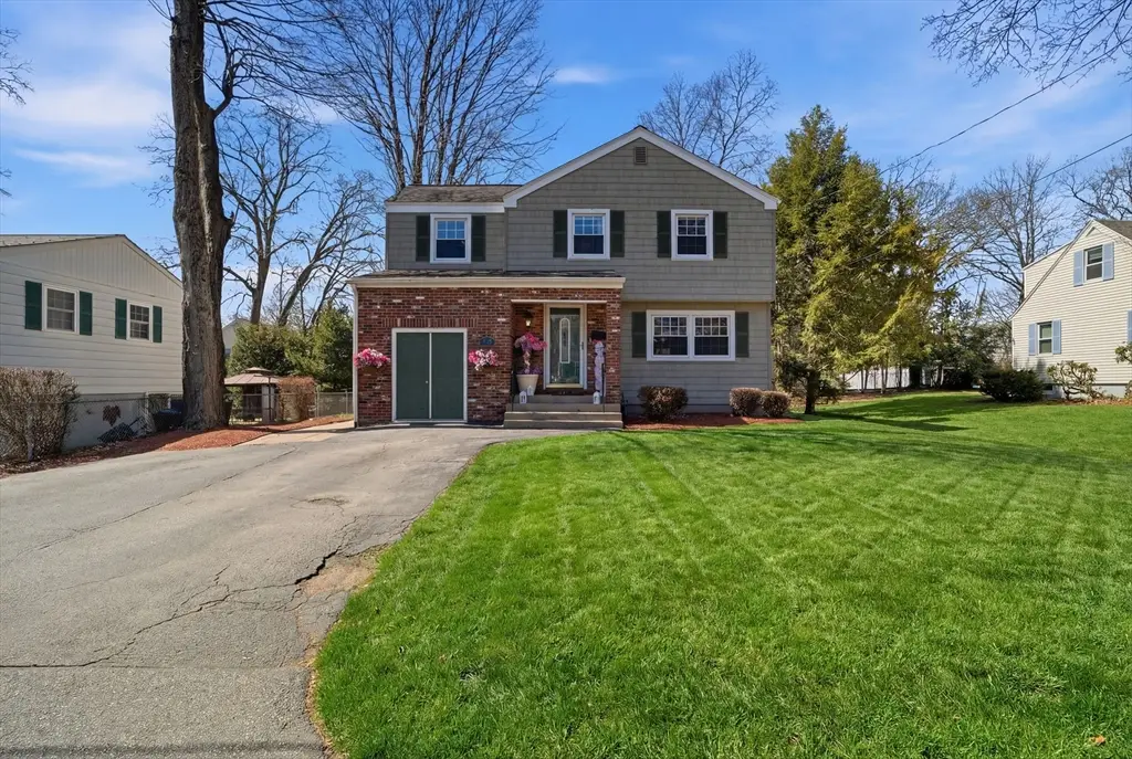 85 Newbury St, Lowell, MA 01851 - #1