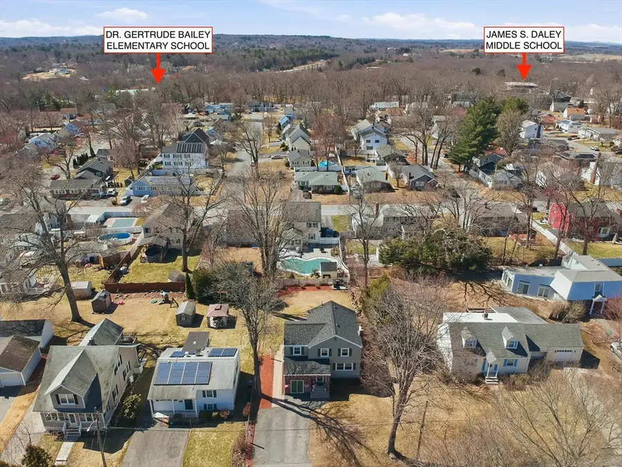 85 Newbury St, Lowell, MA 01851 - #3