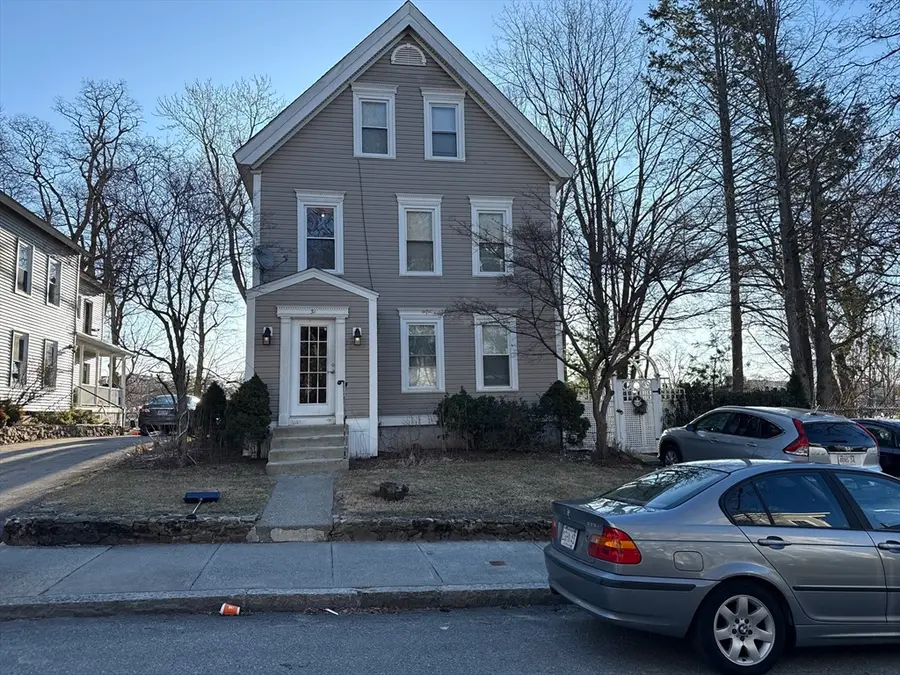 26 Lee St, Worcester, MA 01602 - #3