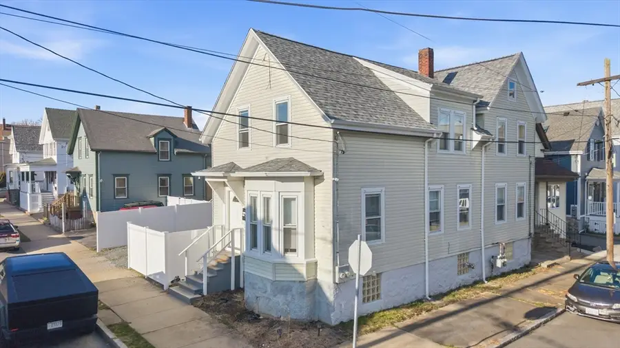 28 Borden St, New Bedford, MA 02740 - #3