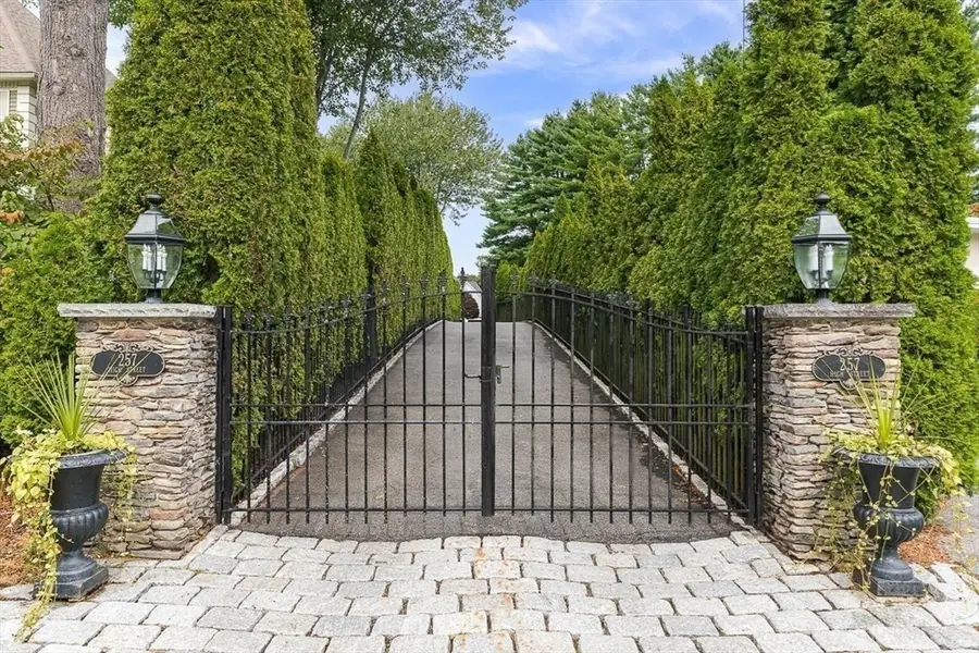 257 High Street, Winchester, MA 01890 - #2