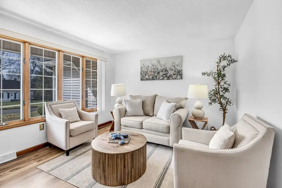 145 Glenwood Dr, Westfield, MA 01085 - #3