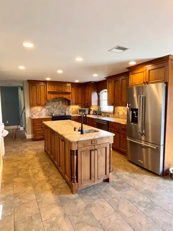 280 Blackstone St., Blackstone, MA 01504 - #2