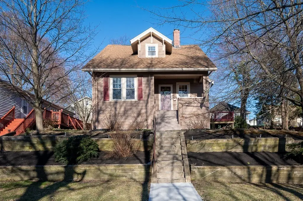 55 Standish St, Worcester, MA 01604 - #1