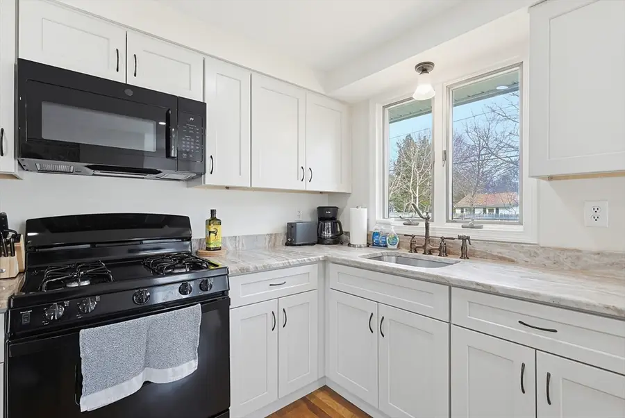 21 Heritage Cir, Falmouth, MA 02536 - #2