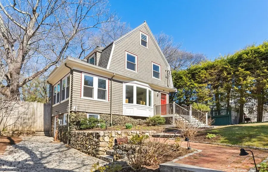 11 Lincoln St, Arlington, MA 02476 - #2