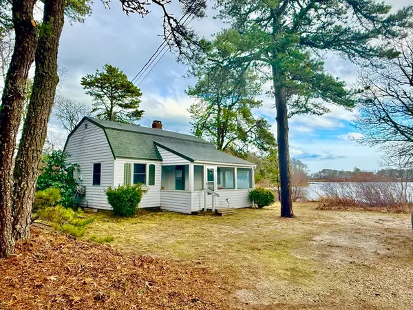 43 Pond Street, Dennis, MA 02670