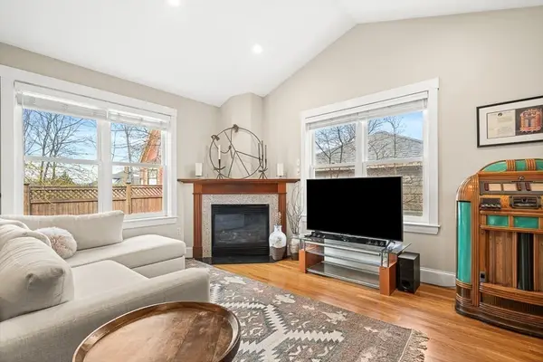 31 Mystic Ave #31, Winchester, MA 01890