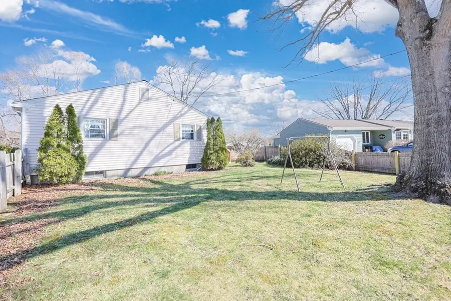 47 Sleepy Hollow Dr, Cumberland, RI 02864 - #2