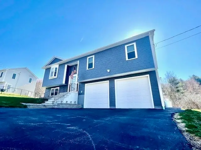 4 Valley View Dr, Spencer, MA 01562 - #1