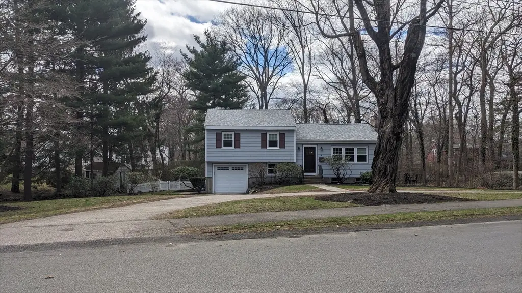 8 Mayfair St, Norwood, MA 02062 - #1