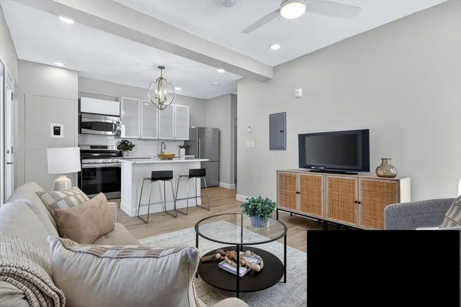 104 Thorndike St #2, Cambridge, MA 02141 - #3