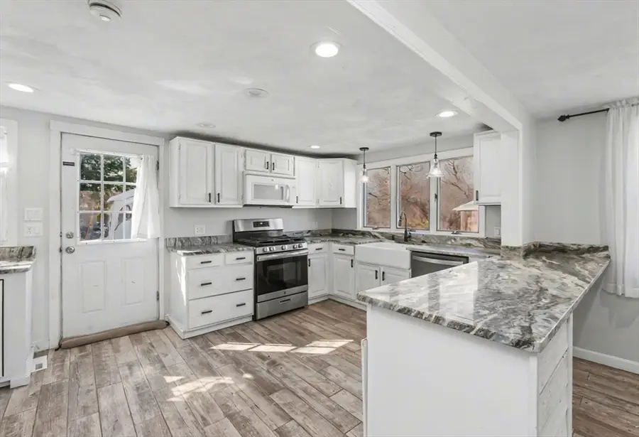 16 Meadowbank Rd, Billerica, MA 01821 - #3