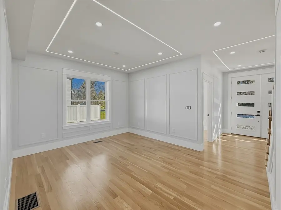 42 High St, Shrewsbury, MA 01545 - #3