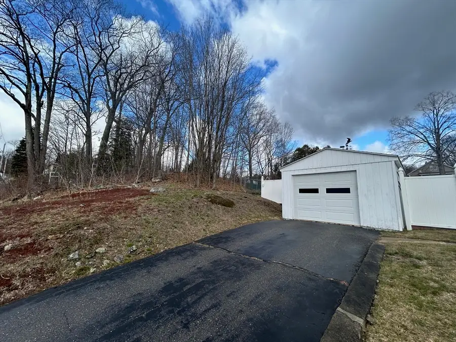 73 Sand St, Gardner, MA 01440 - #3