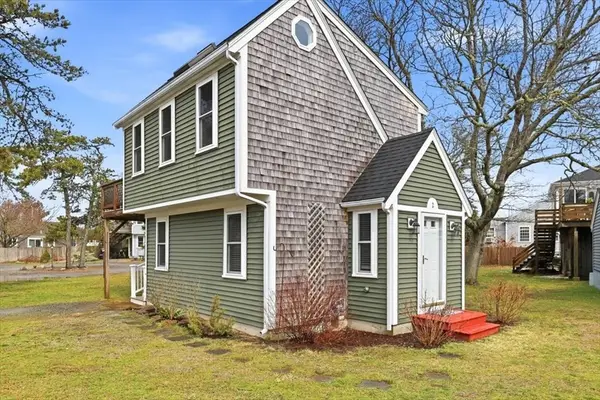 111 School St #2, Dennis, MA 02670
