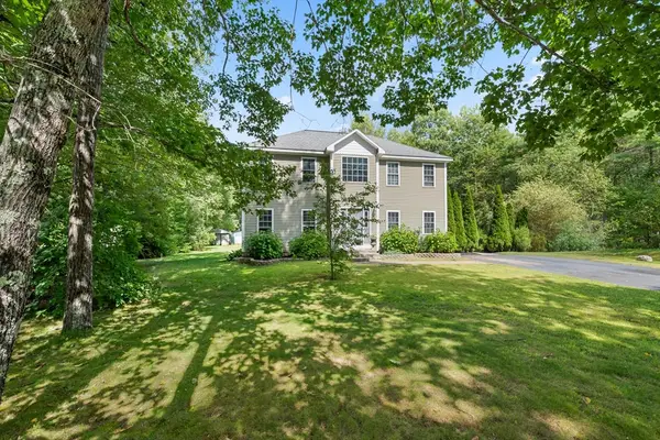 97 Apple Rd, Brimfield, MA 01010