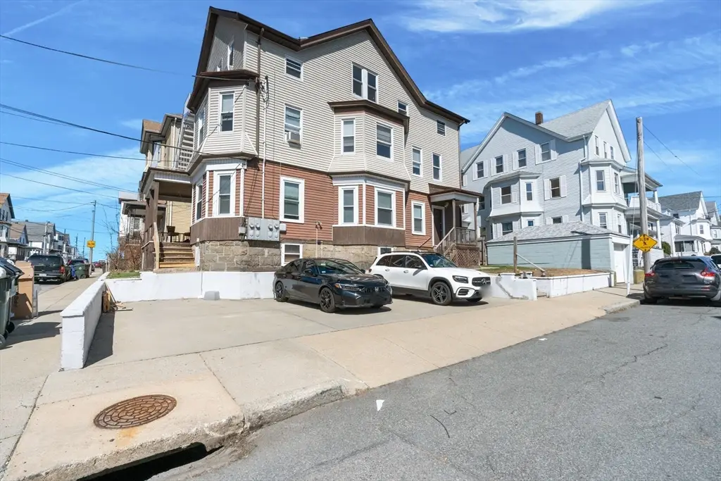 128 Cambridge St, Fall River, MA 02721 - #1