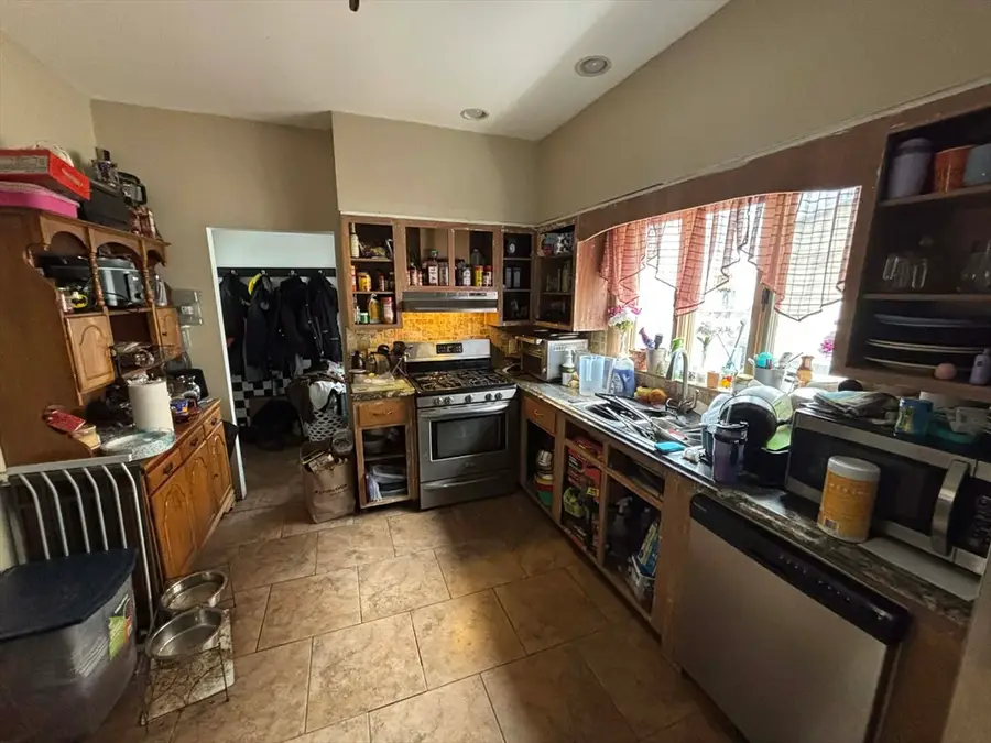 215 Springvale Ave, Everett, MA 02149 - #2