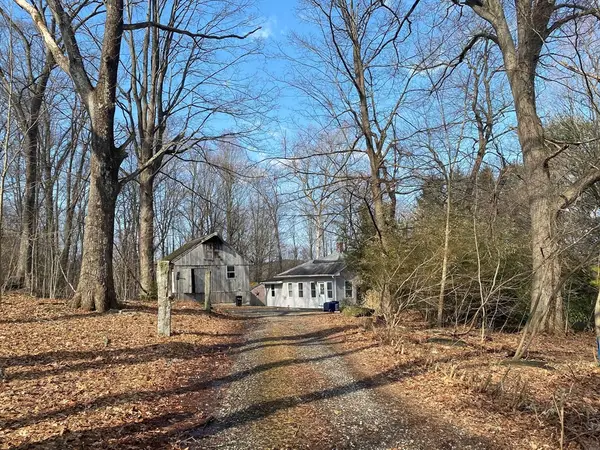 8 Sullivan Place, Millbury, MA 01527