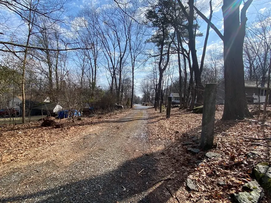 8 Sullivan Place, Millbury, MA 01527 - #2