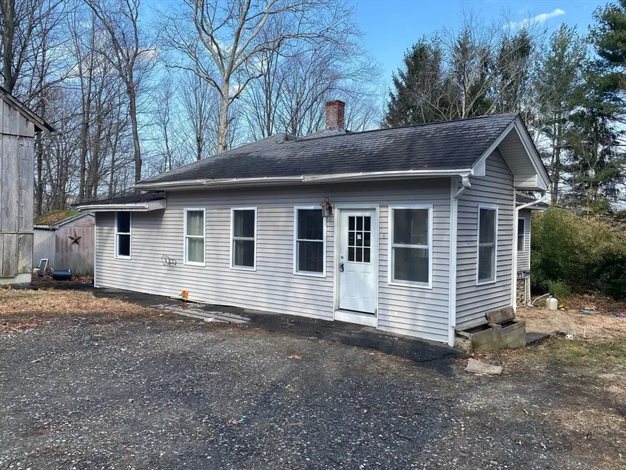 8 Sullivan Place, Millbury, MA 01527 - #3