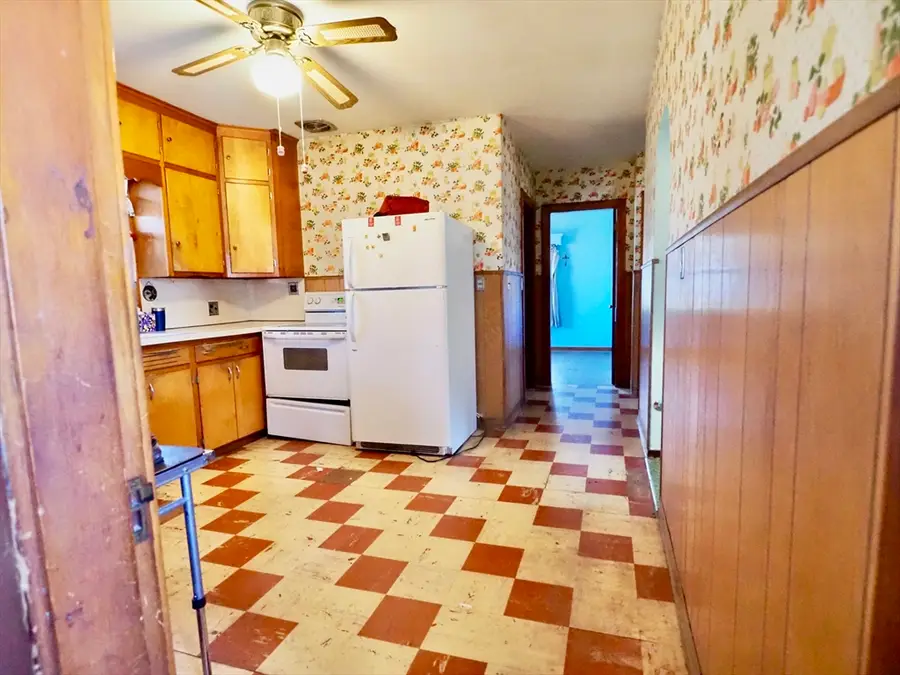 52 Marguerite St., Chicopee, MA 01020 - #3