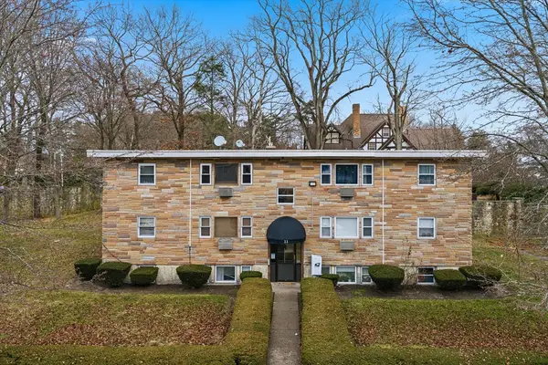 11 Auna Dr #6, Brockton, MA 02301