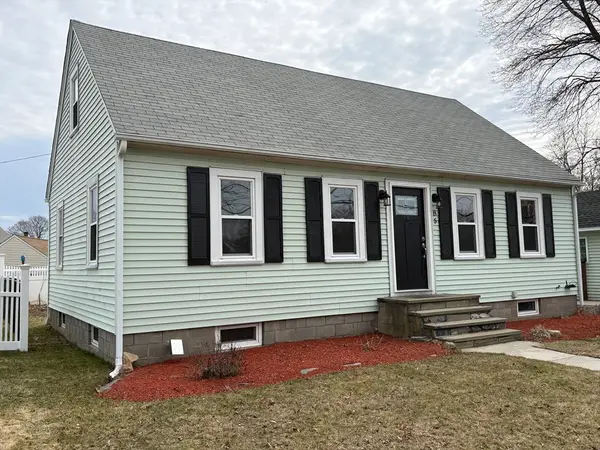 85 Rivulet St, Uxbridge, MA 01569