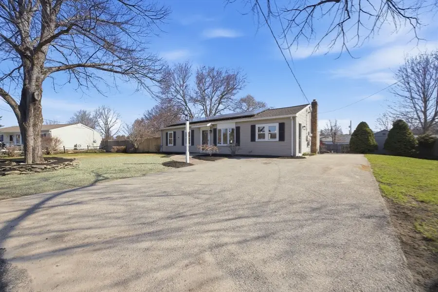 534 Hogg Memorial Dr, Whitman, MA 02382 - #2