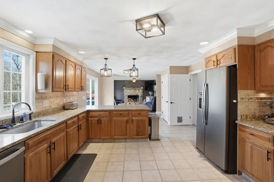 71 Rolling Hill Dr, Exeter, RI 02822 - #3