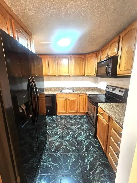 25 Longworth Ave #8, Brockton, MA 02301 - #1