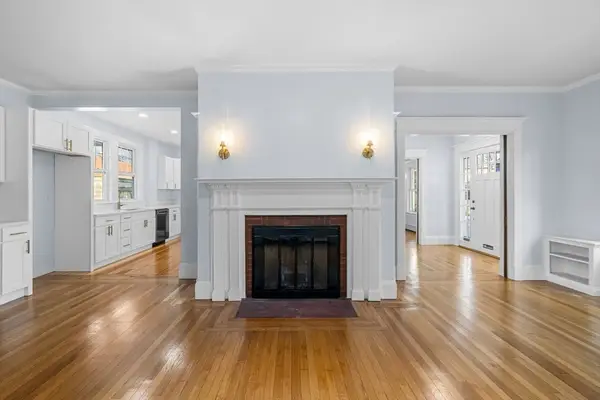 303 Maple St, New Bedford, MA 02740