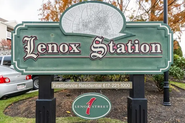 1 Lenox St #312, Norwood, MA 02062