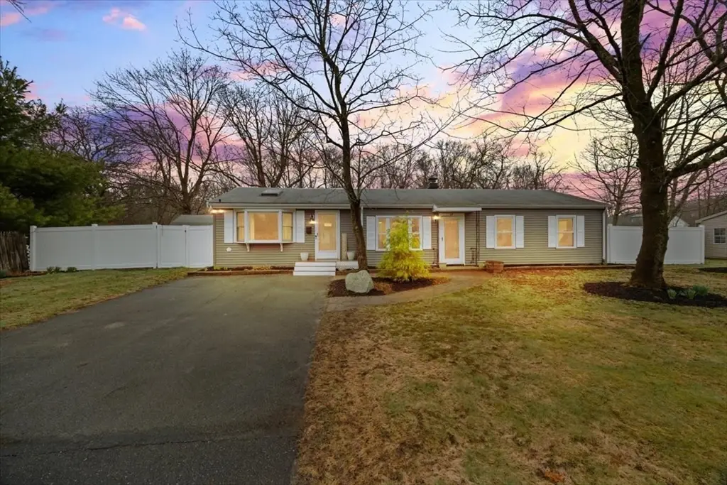 27 Hogg Memorial Dr, Whitman, MA 02382 - #1